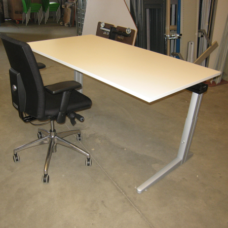 Ahrend Essa bureau 160 x 80 cm Ahrend Essa bureau 160 x 80 cm