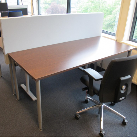 Ahrend 500 bureau 180 x 80 cm met wenge bureaublad Ahrend 500 bureau 180 x 80 cm met wenge bureaublad