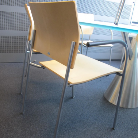Thonet S360 stapelstoel Thonet S360 stapelstoel