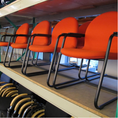 Gispen Labofa sledestoel oranje Gispen Labofa sledestoel oranje