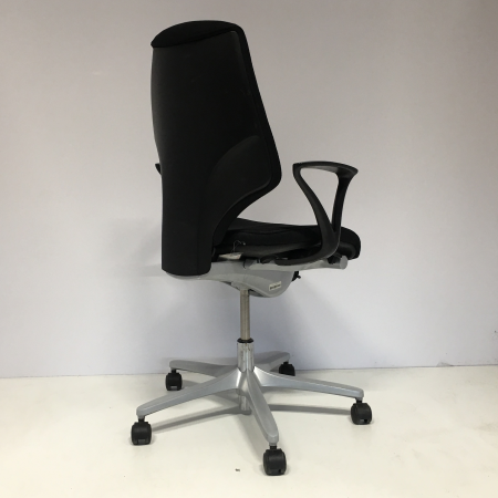 Giroflex 64 bureaustoel zwart nieuw gestoffeerd