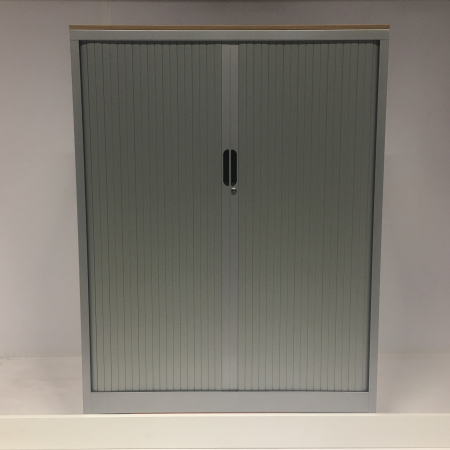 SUPER AANBIEDING; Mibra roldeurkast zilvergrijs a 125,- SUPER AANBIEDING; Mibra roldeurkast zilvergrijs a 125,-