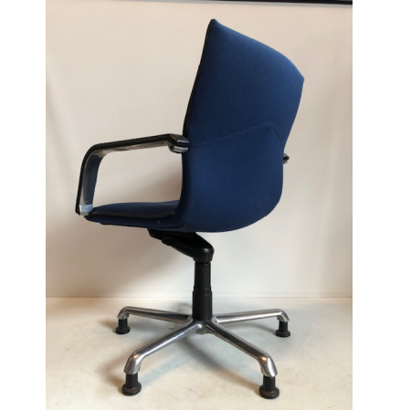 Artifort Michigan vintage vergaderstoel blauw Artifort Michigan vintage vergaderstoel blauw